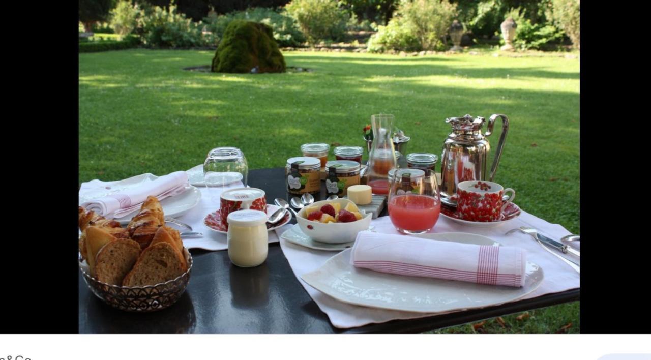 Bed and Breakfast Domaine De La Provencale Saint-Didier-de-la-Tour Exterior foto