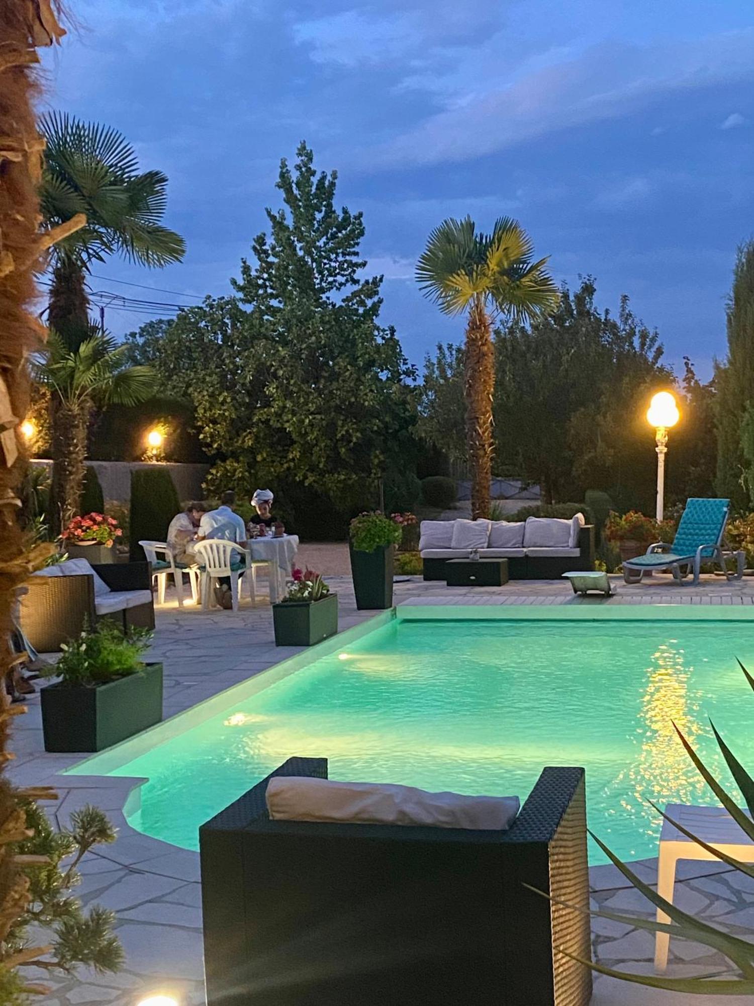 Bed and Breakfast Domaine De La Provencale Saint-Didier-de-la-Tour Exterior foto