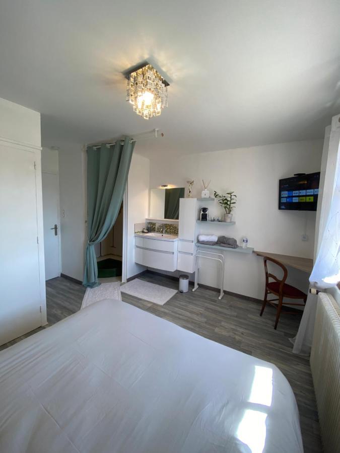 Bed and Breakfast Domaine De La Provencale Saint-Didier-de-la-Tour Exterior foto